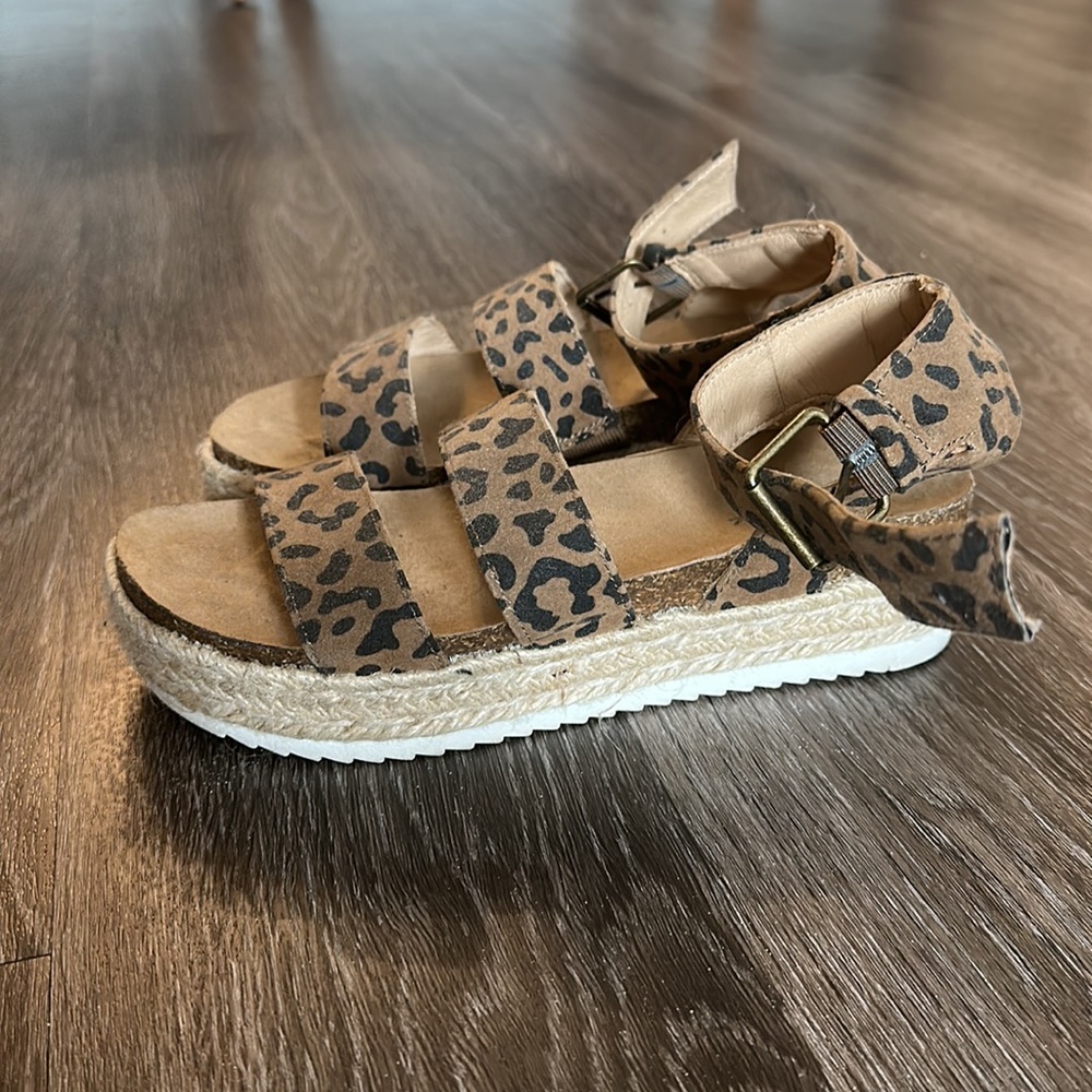 Universal thread platform sandals - Picture 2 of 4